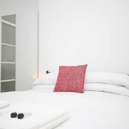 Barton Beachside - Stylish Studio Apartment, Double & Single - Central Beach & Promenade Location - Over 21'S, Family Friendly Only, Id Required แบล็คพูล ภายนอก รูปภาพ