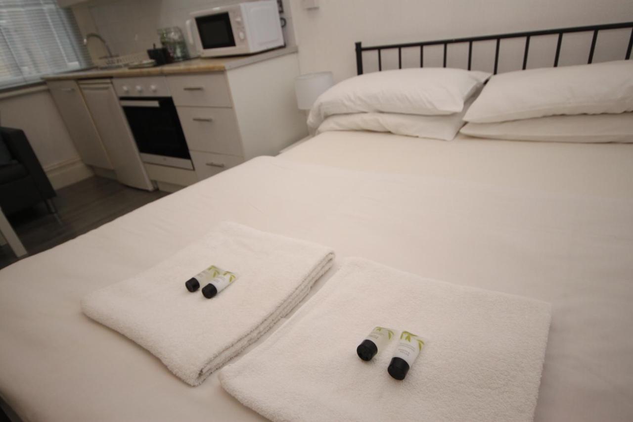 Barton Beachside - Stylish Studio Apartment, Double & Single - Central Beach & Promenade Location - Over 21'S, Family Friendly Only, Id Required แบล็คพูล ภายนอก รูปภาพ