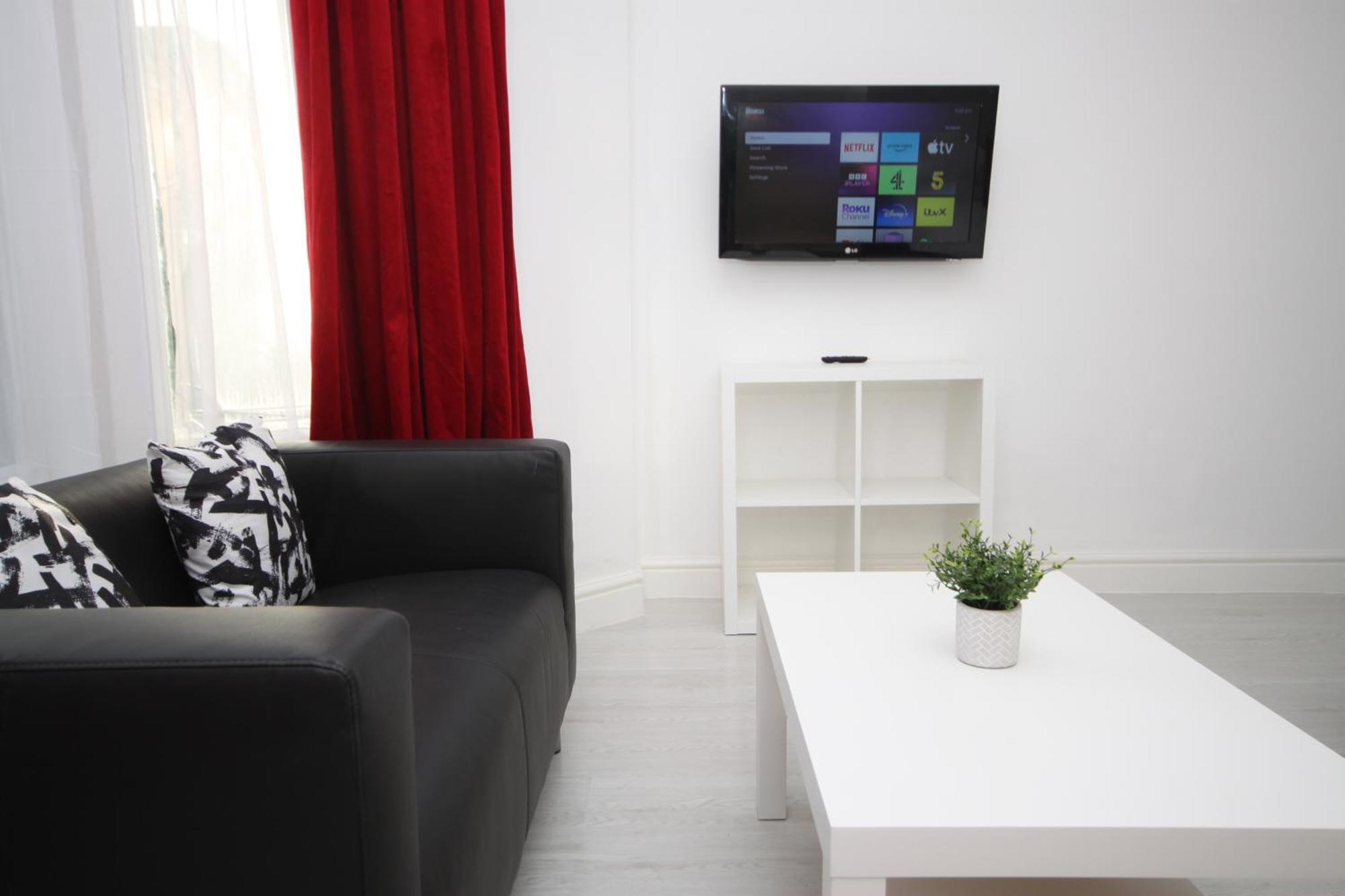 Barton Beachside - Stylish Studio Apartment, Double & Single - Central Beach & Promenade Location - Over 21'S, Family Friendly Only, Id Required แบล็คพูล ห้อง รูปภาพ