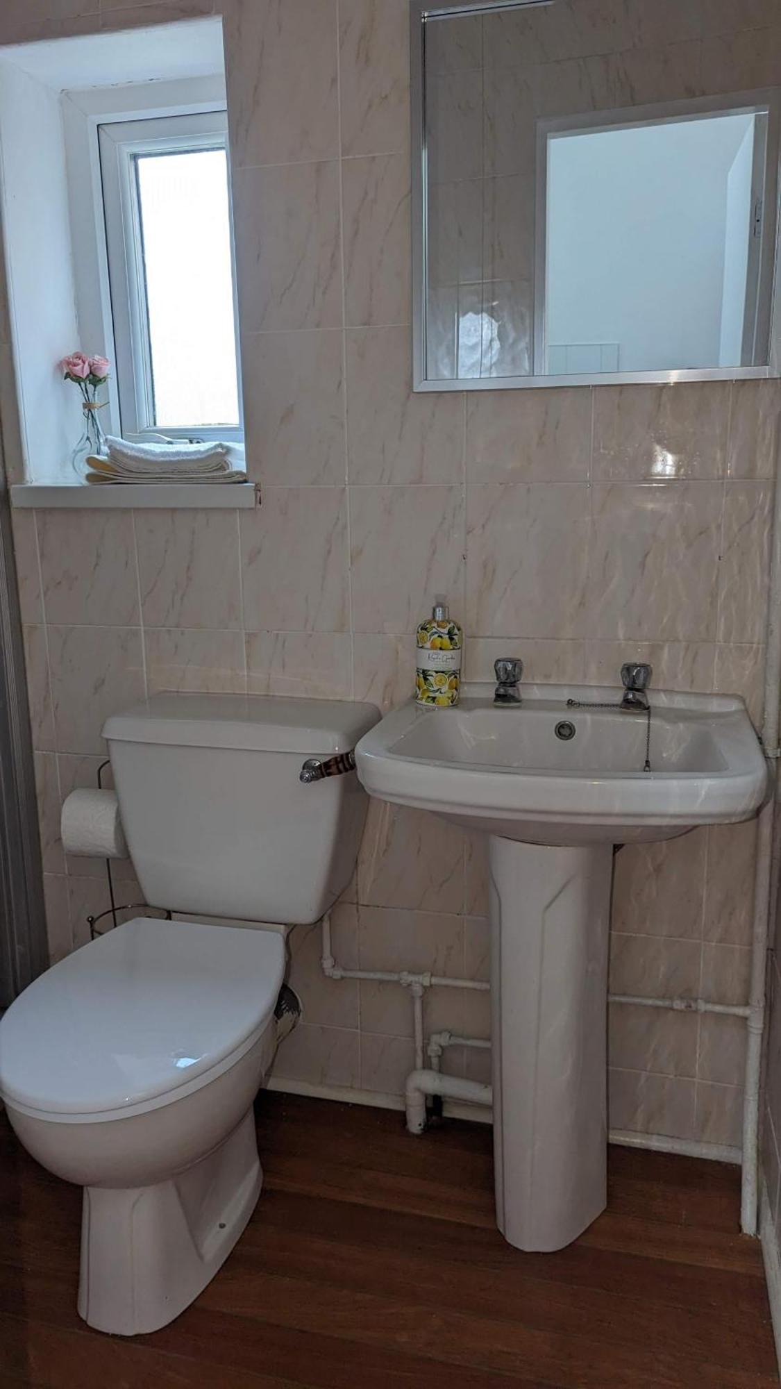 Barton Beachside - Stylish Studio Apartment, Double & Single - Central Beach & Promenade Location - Over 21'S, Family Friendly Only, Id Required แบล็คพูล ภายนอก รูปภาพ