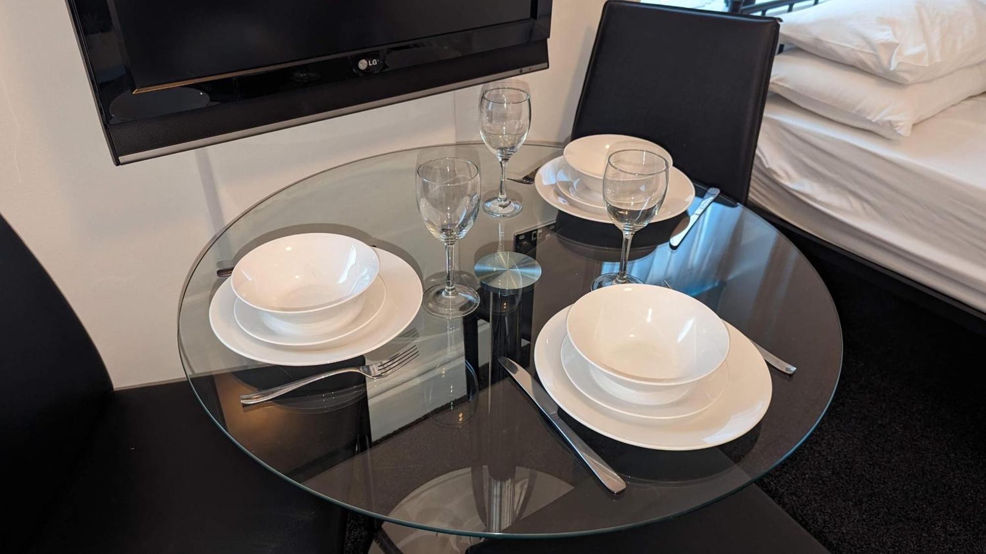 Barton Beachside - Stylish Studio Apartment, Double & Single - Central Beach & Promenade Location - Over 21'S, Family Friendly Only, Id Required แบล็คพูล ภายนอก รูปภาพ